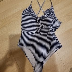 Cupshe swimsuit size medium